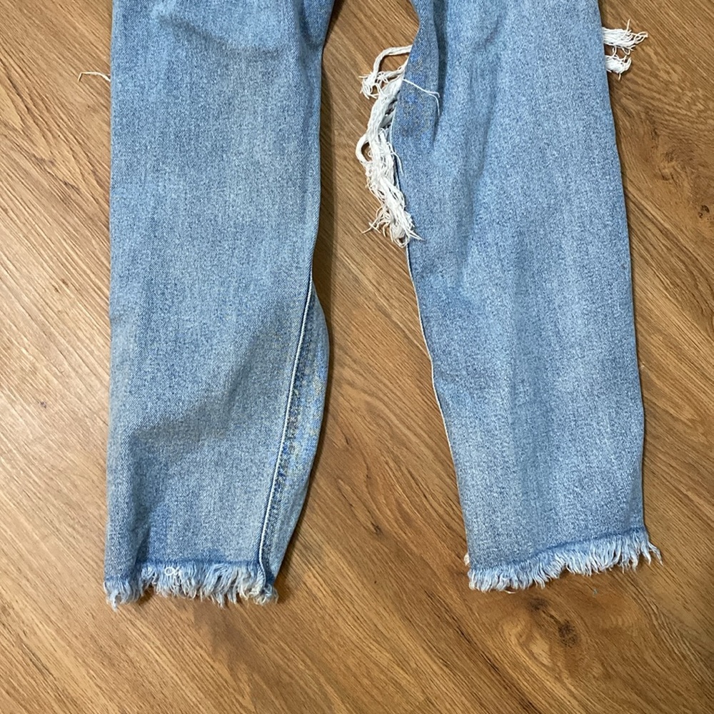 Distressed Cello Capri’s - image 7